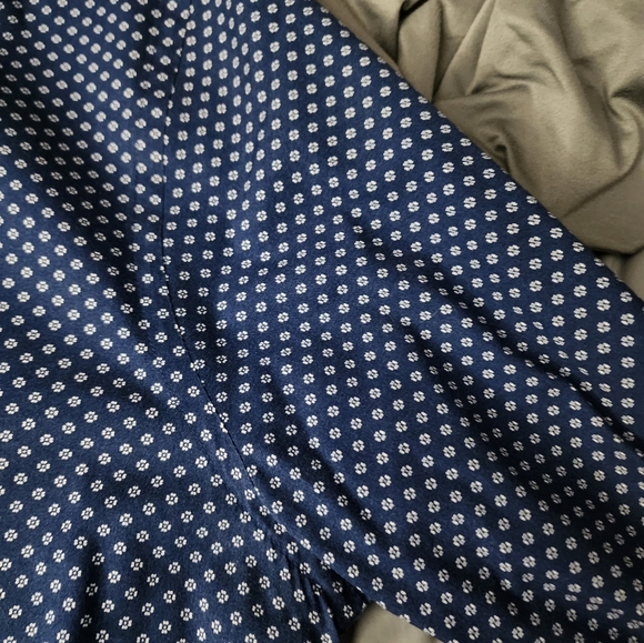 Express Fitted XL 17.5 Flower Geometric Design Dress Shirt - Picture 7 of 16